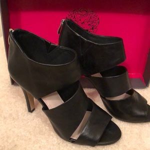 Vince Camuto black leather Karmi heel 6